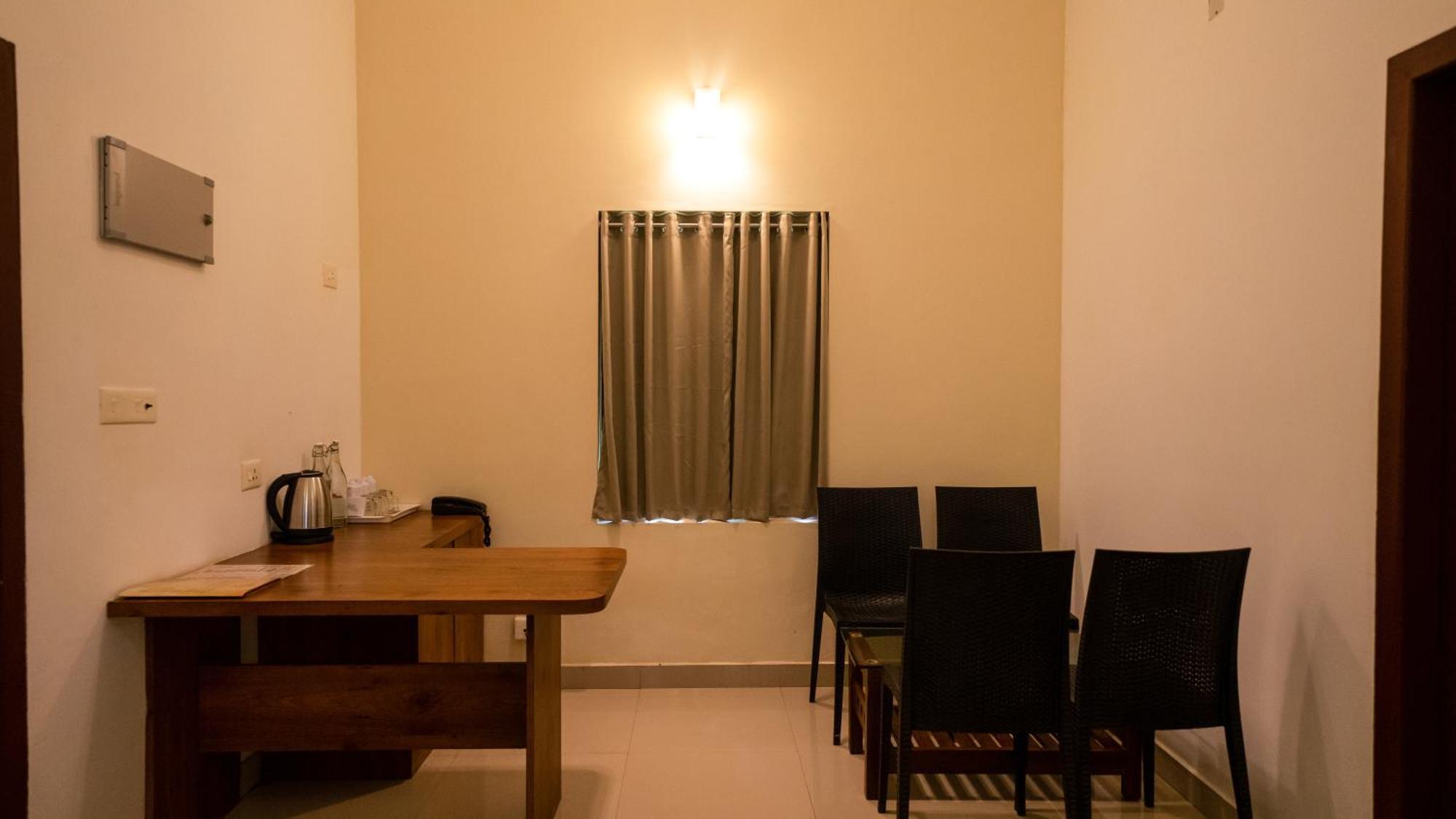 Vythiri Holiday Resort, Wayanad Extérieur photo