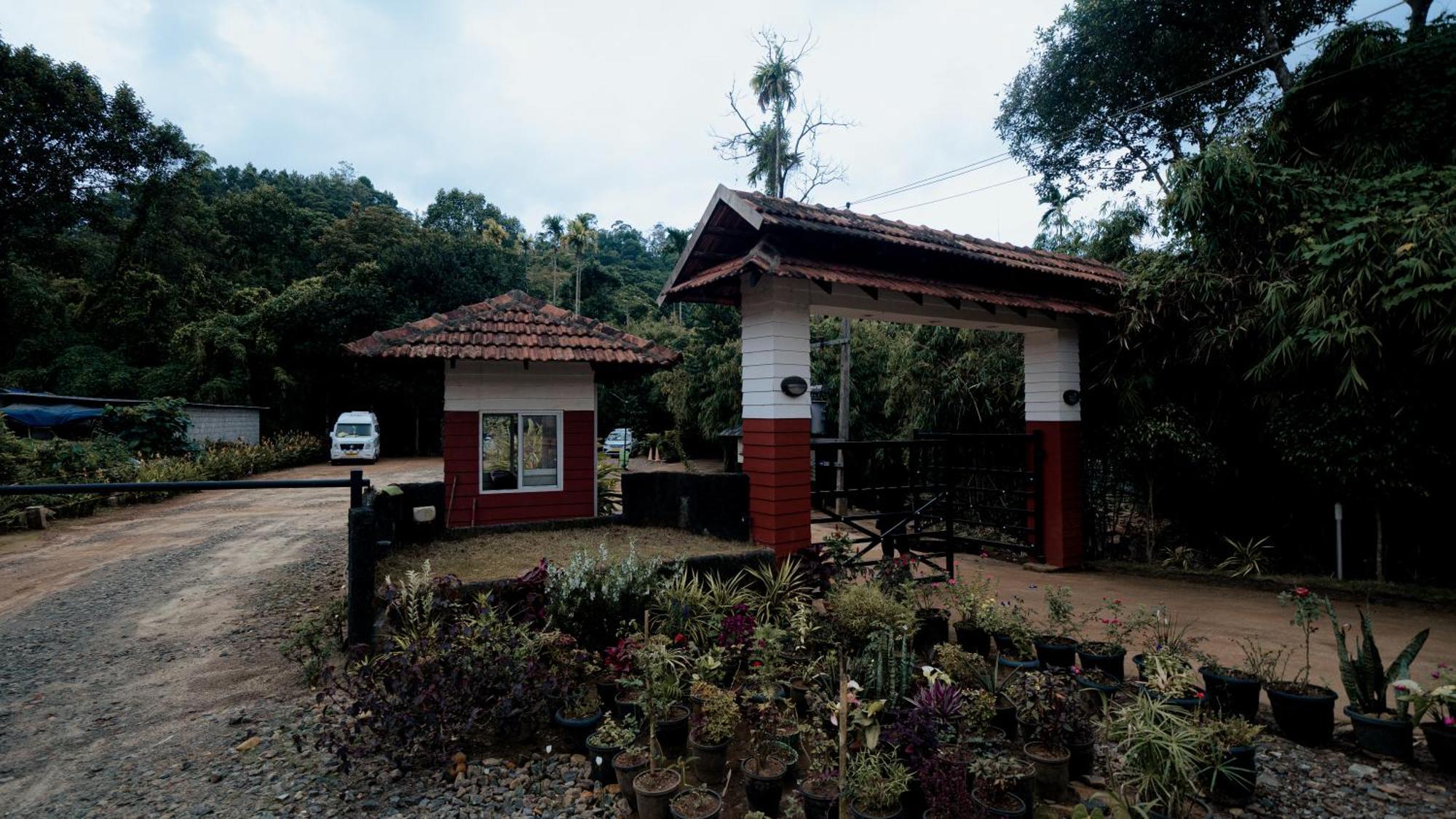 Vythiri Holiday Resort, Wayanad Extérieur photo