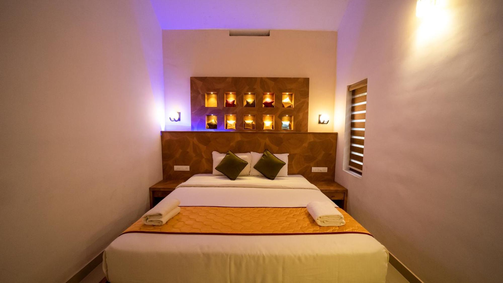 Vythiri Holiday Resort, Wayanad Extérieur photo