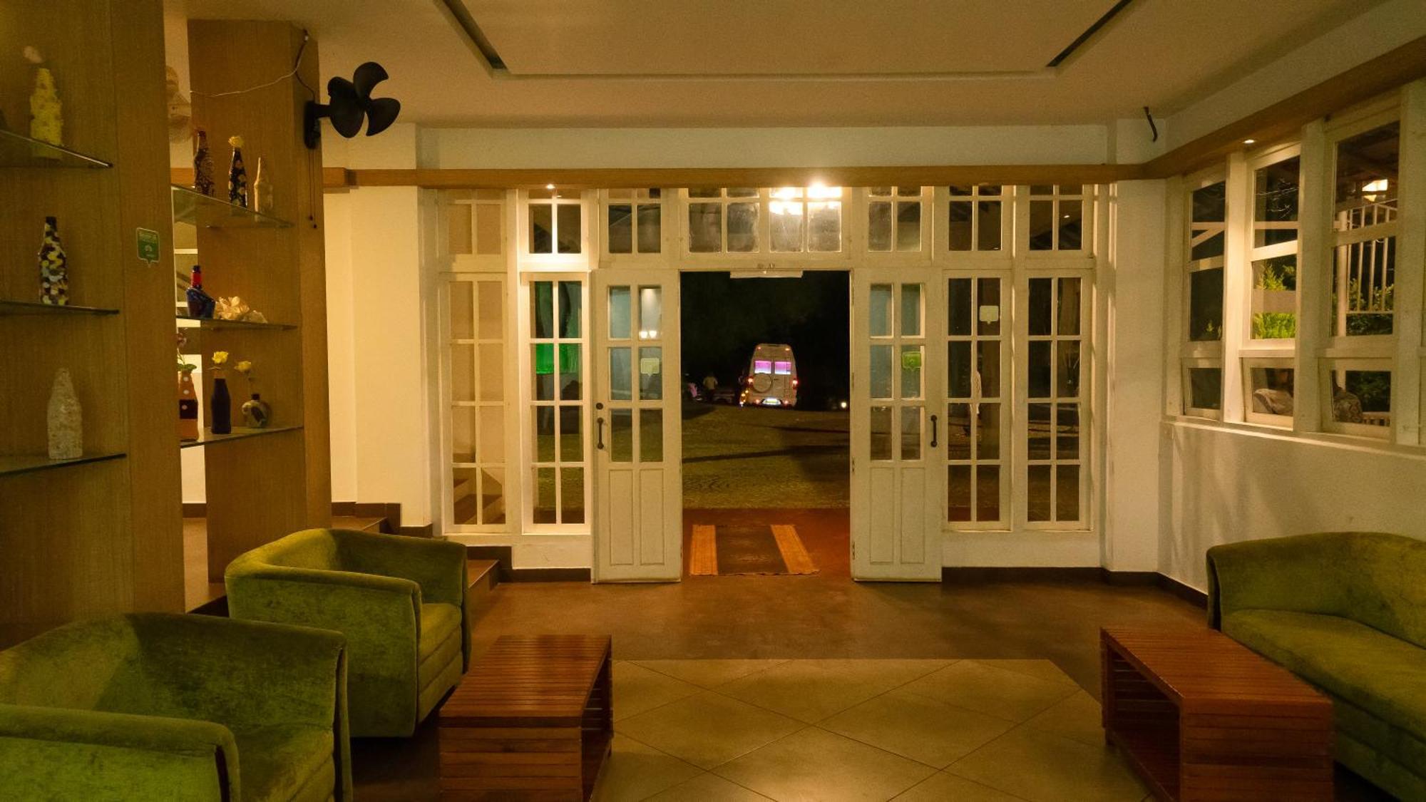 Vythiri Holiday Resort, Wayanad Extérieur photo
