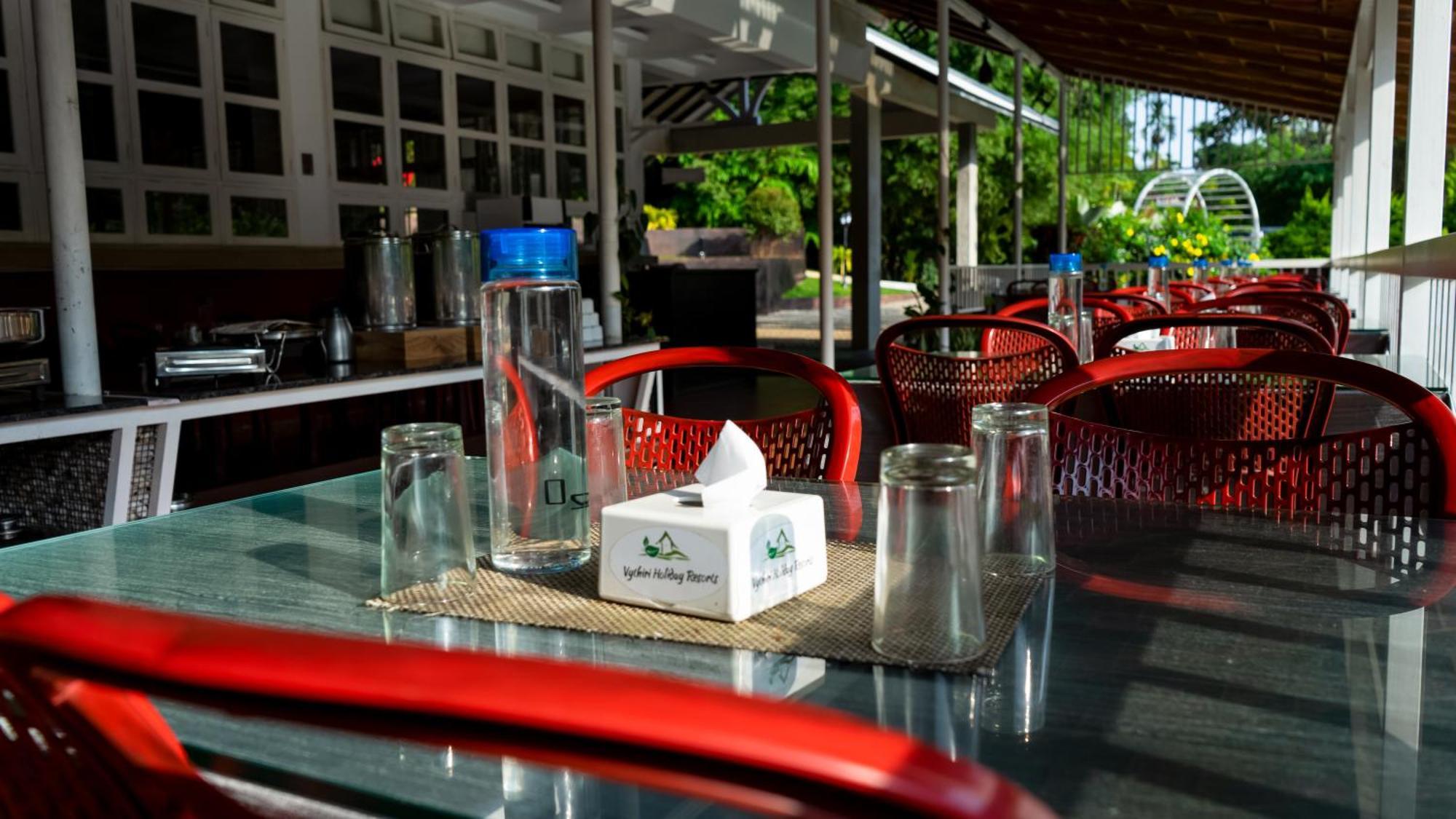 Vythiri Holiday Resort, Wayanad Extérieur photo