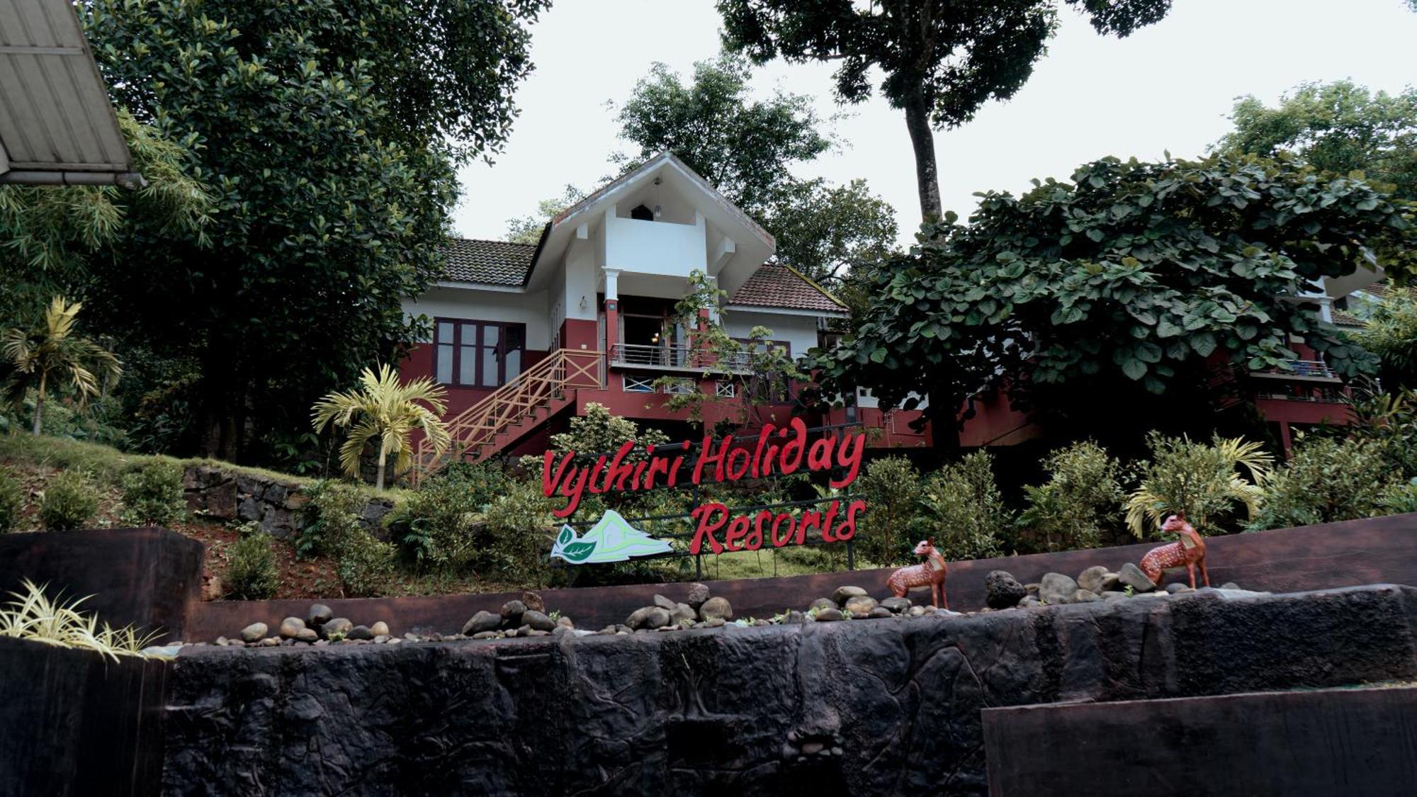 Vythiri Holiday Resort, Wayanad Extérieur photo