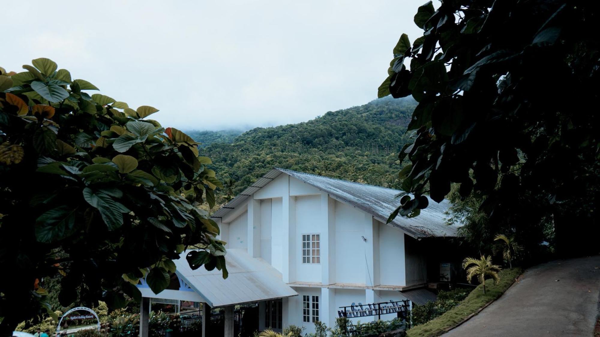 Vythiri Holiday Resort, Wayanad Extérieur photo