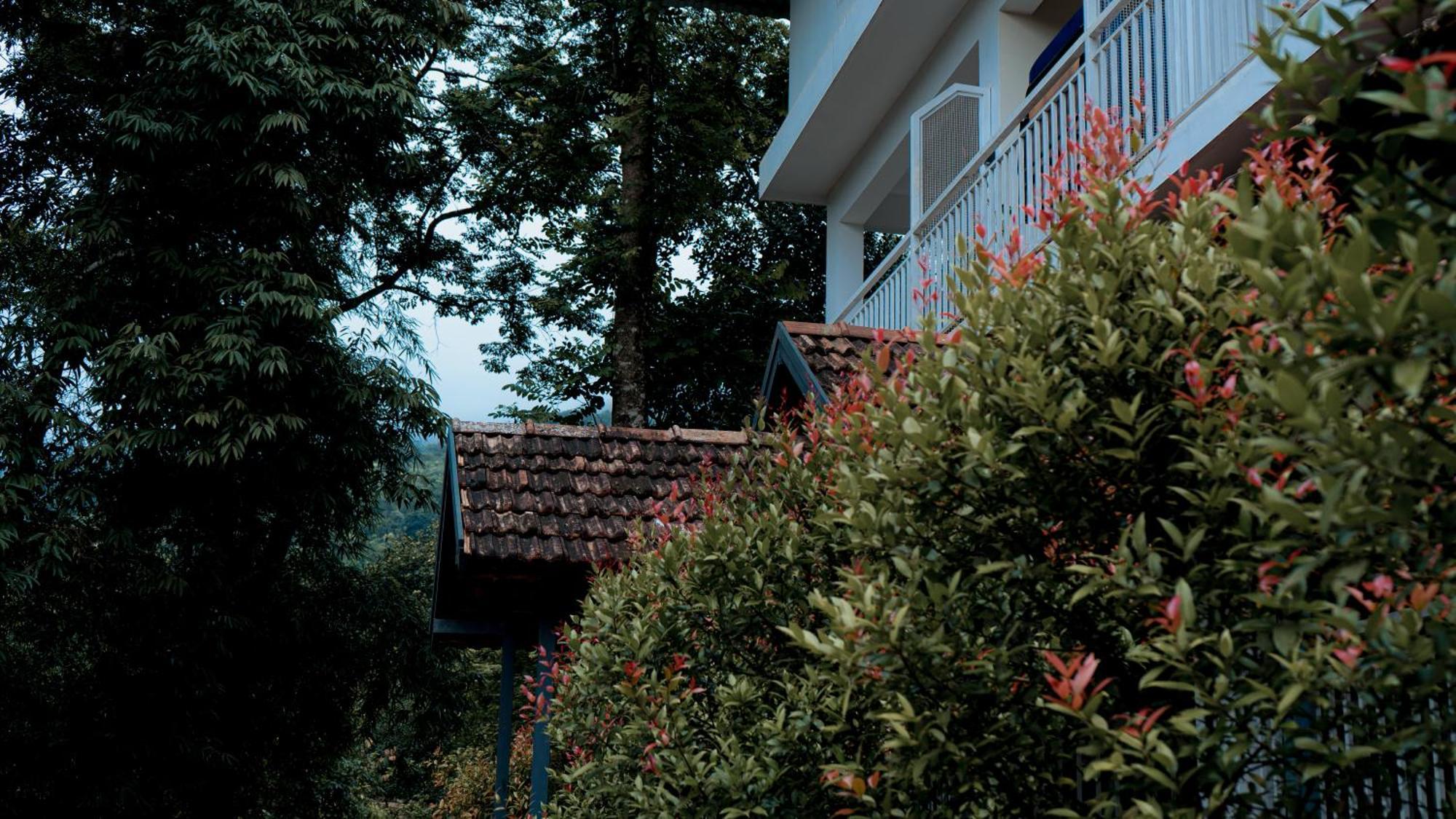 Vythiri Holiday Resort, Wayanad Extérieur photo