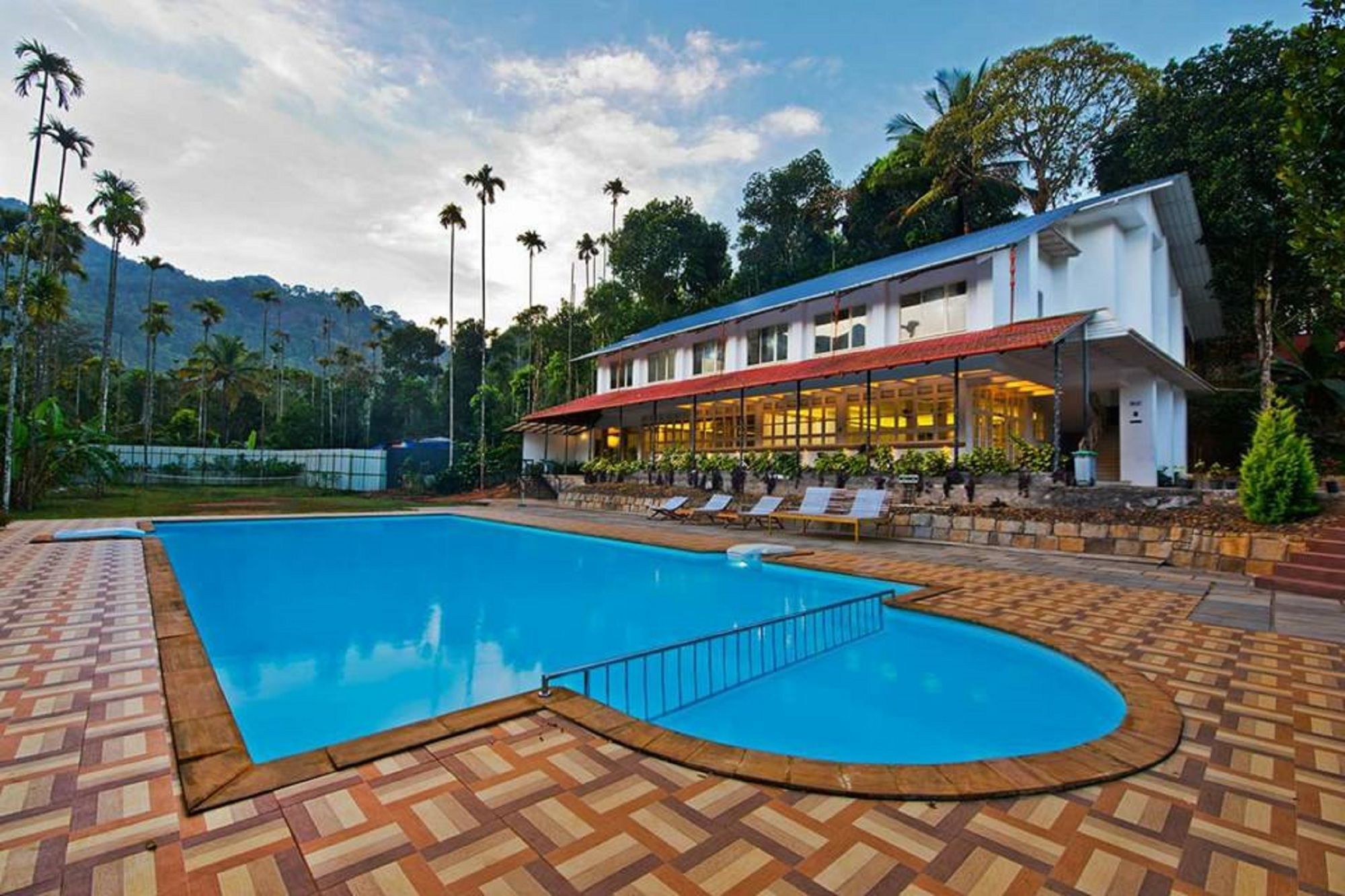 Vythiri Holiday Resort, Wayanad Extérieur photo
